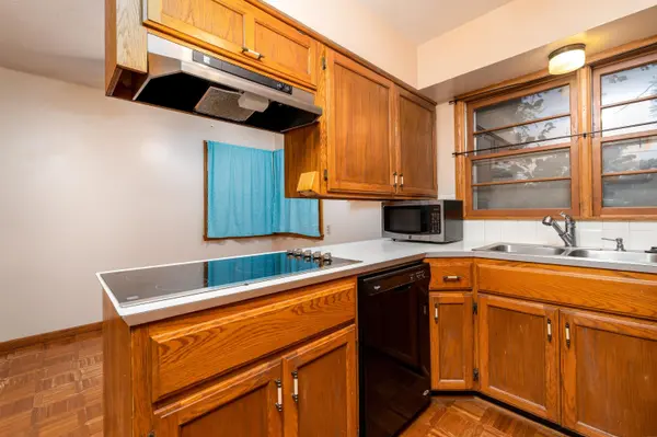 511 Highland Park Dr, Mulvane, KS 67110
