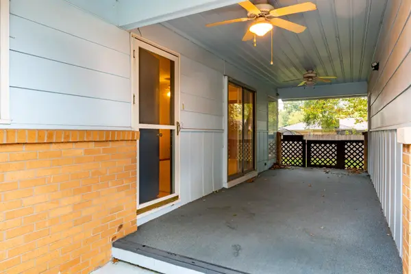 511 Highland Park Dr, Mulvane, KS 67110