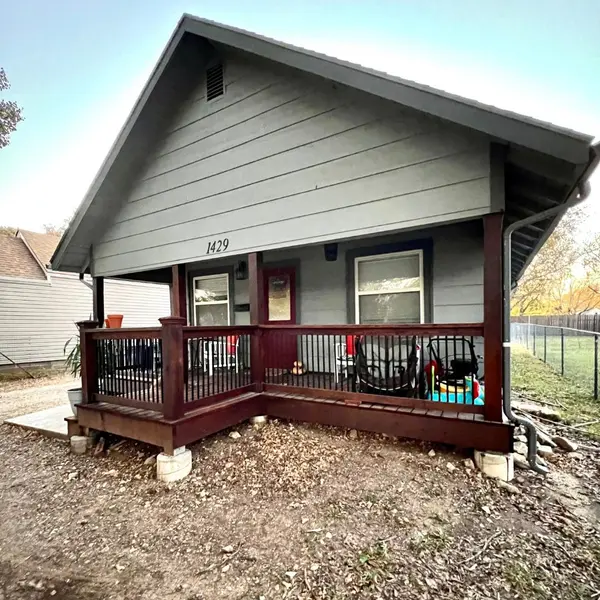 1429 Dearborn St, Augusta, KS 67010