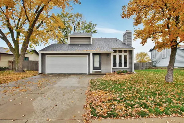2033 S LORI LN, Wichita, KS 67207