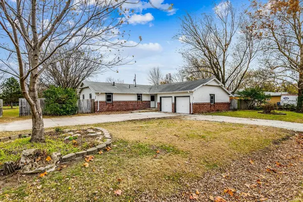 632 N Broadview Ln, Andover, KS 67002