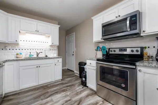 311 S SUNNYSIDE RD, Haysville, KS 67060