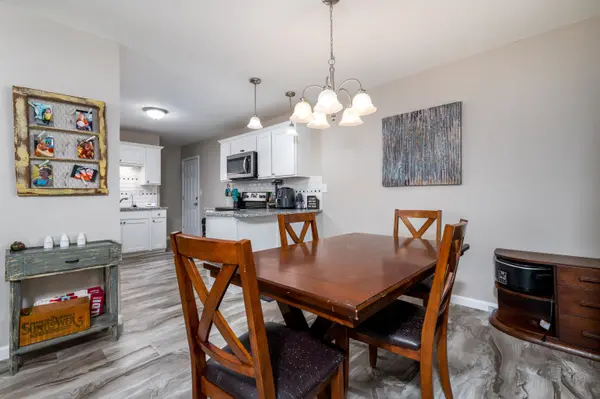 311 S SUNNYSIDE RD, Haysville, KS 67060