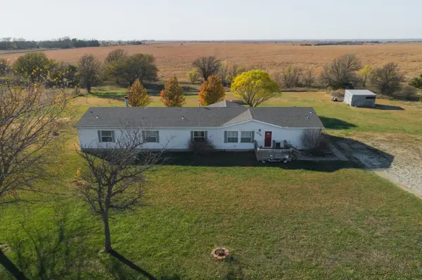 29809 191st Rd, Maple City, KS 67102
