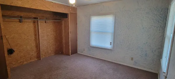 823 S 2nd Street, Arkansas City, KS 67005
