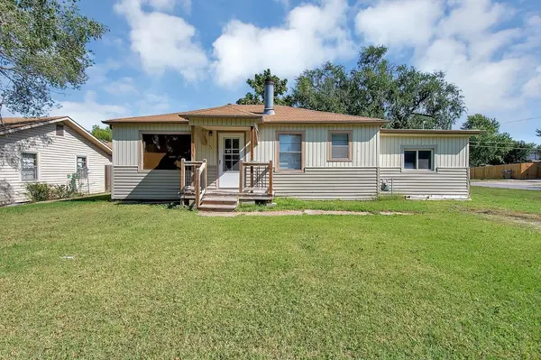 410 N Kansas St, Benton, KS 67017
