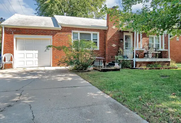2102 S Dellrose Ave, Wichita, KS 67218-5110