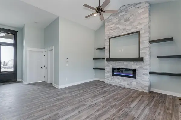 6722 N Silverton St, Park City, KS 67219