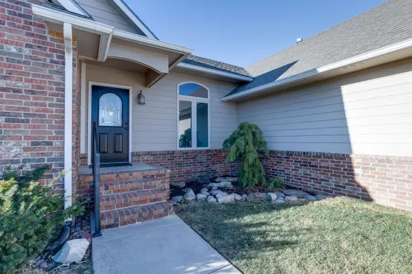 209 Morning Dew, Hesston, KS 67062