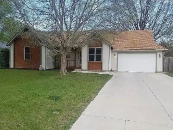 2314 N INWOOD CIR, Wichita, KS 67226