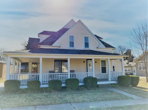 1435 E 3rd Ave,  Winfield,  KS 67156