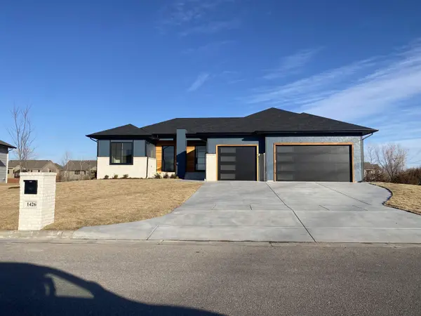 1426 N Shadow Rock Dr, Andover, KS 67002