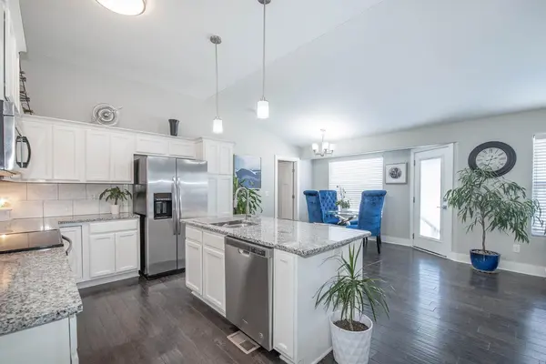 516 S Horseshoe Bnd, Maize, KS 67101