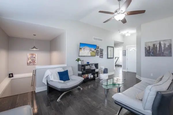 516 S Horseshoe Bnd, Maize, KS 67101
