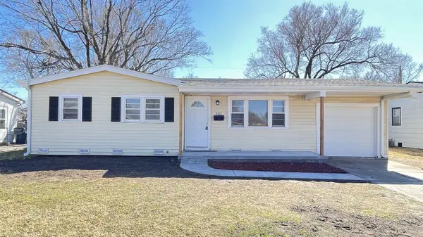 2421 W Lotus St, Wichita, KS 67213