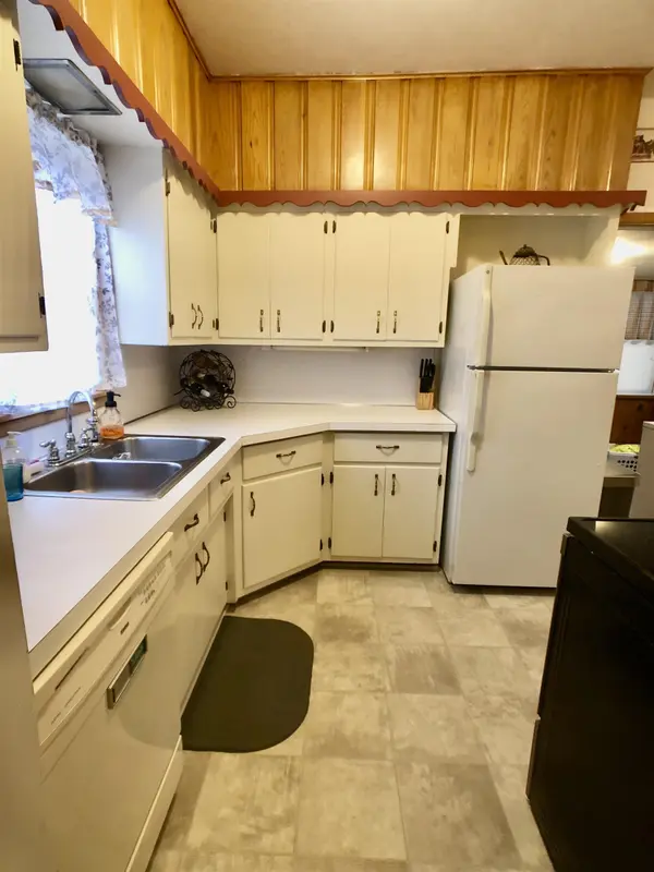 1008 N 2nd, Arkansas City, KS 67005