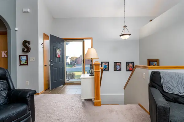 200 E STONE CREEK ST, Derby, KS 67037