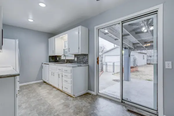 209 S WESTERN AVE, Haysville, KS 67060