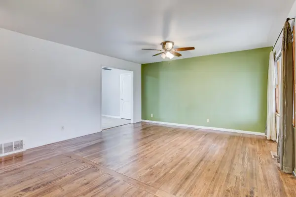 209 S WESTERN AVE, Haysville, KS 67060