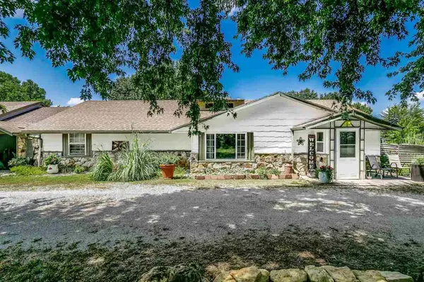 9611 SW Mann Rd, Augusta, KS 67010