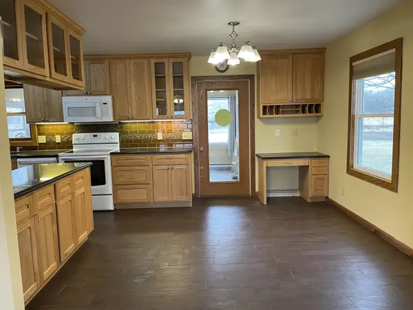 912 S Ridge Rd, Newton, KS 67114