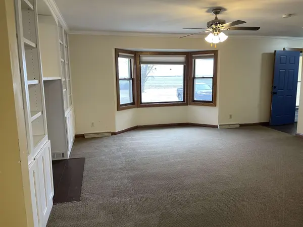 912 S Ridge Rd, Newton, KS 67114