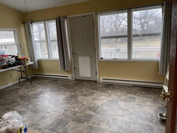 912 S Ridge Rd, Newton, KS 67114