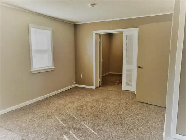 1705 Cherry St, Winfield, KS 67156