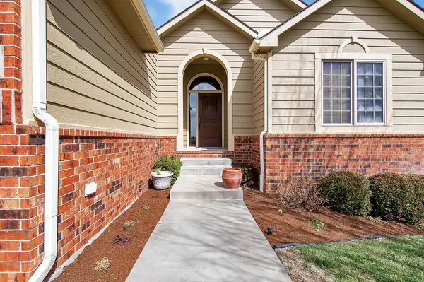 618 Autumn Rdg, Newton, KS 67114