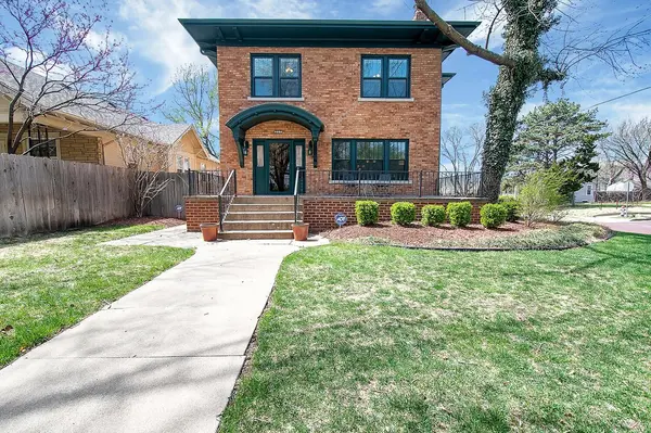 357 N Yale Ave, Wichita, KS 67208