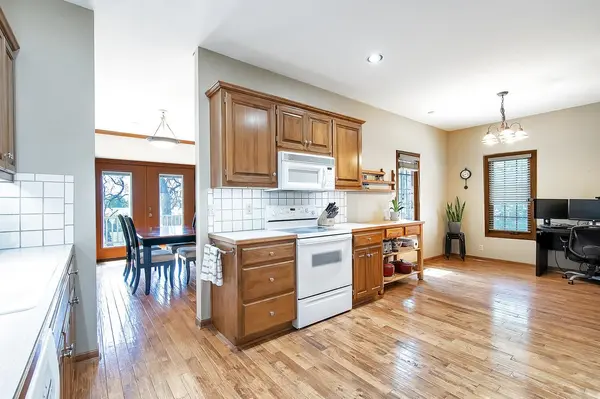 944 N White Tail Cir, Wichita, KS 67206