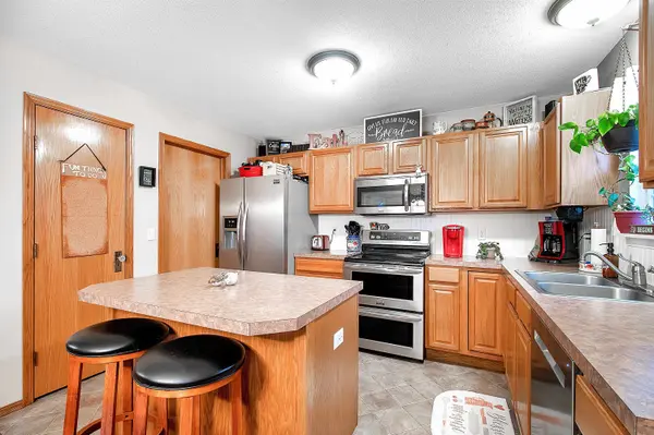 1616 N Redbarn St, Wichita, KS 67212