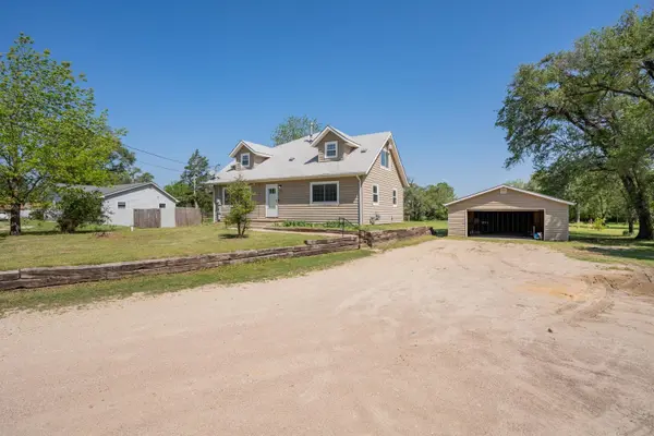 712 E 79th St S, Haysville, KS 67060