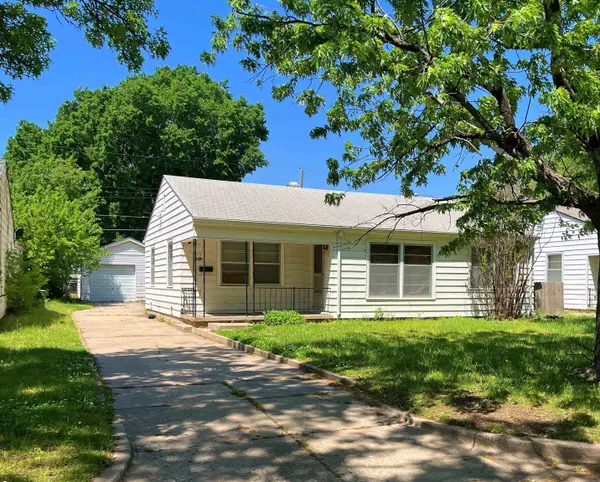 2241 S Spruce St, Wichita, KS 67211
