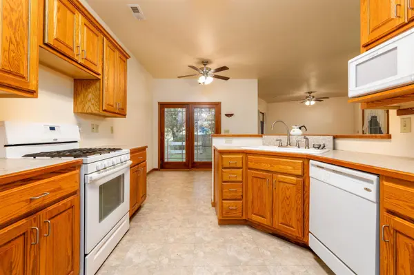 207 Miller Ave, Mulvane, KS 67110