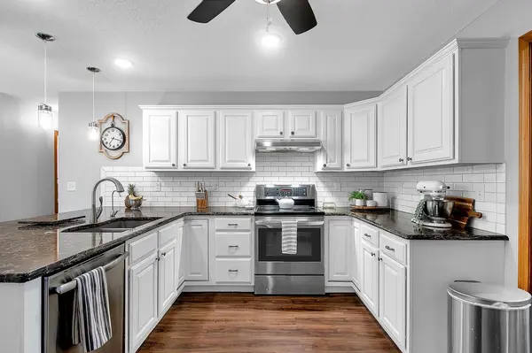 2414 N Baytree Ct, Wichita, KS 67205