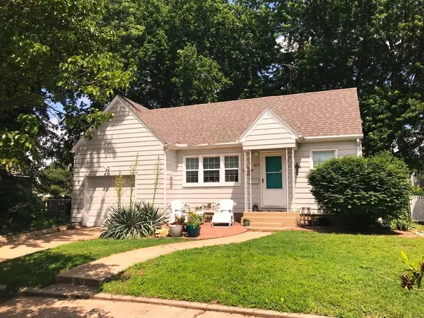 402 N School, Augusta, KS 67010