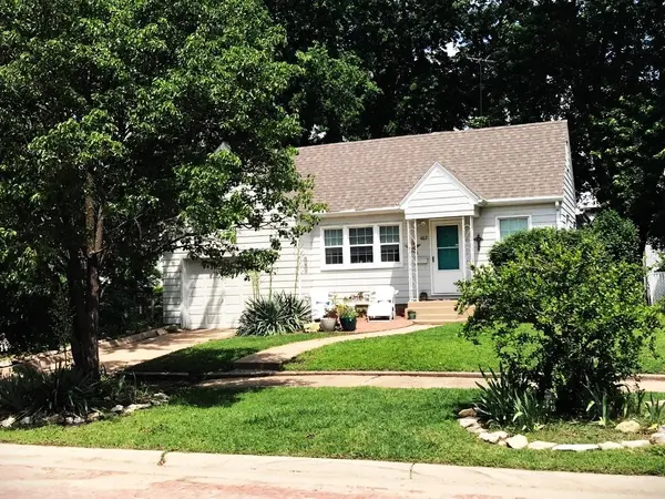 402 N School, Augusta, KS 67010