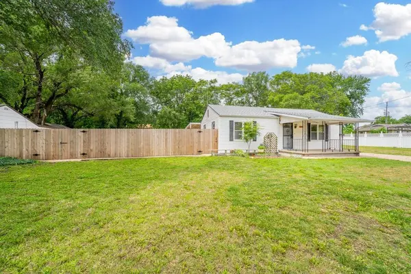 113 N DERBY AVE, Derby, KS 67037