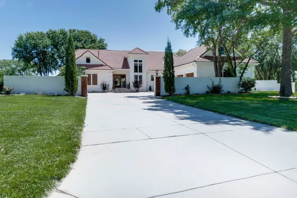 310 N Rainbow Lake Rd, Wichita, KS 67235