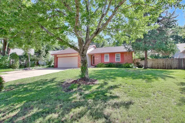 336 N Parkridge St, Wichita, KS 67212