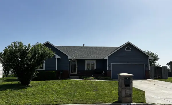 319 Wheatridge Dr, Newton, KS 67114