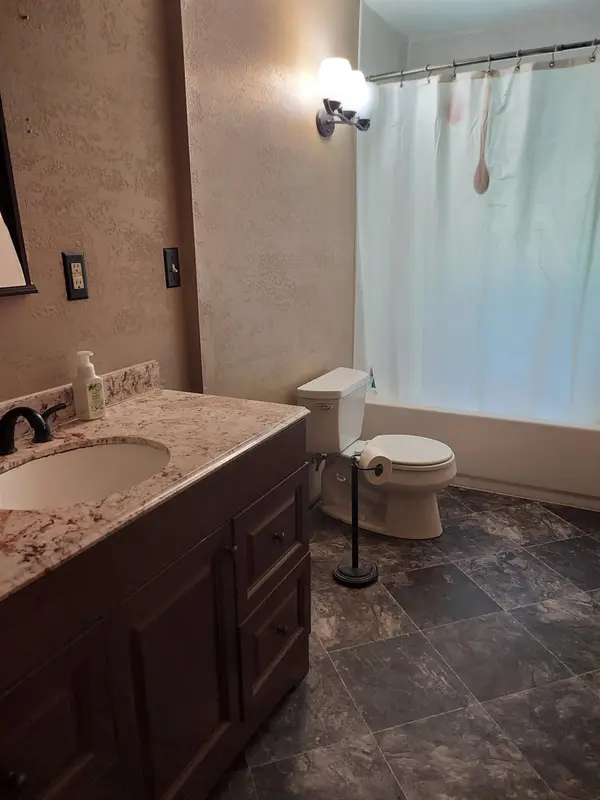 516 E Violet St, Potwin, KS 67123