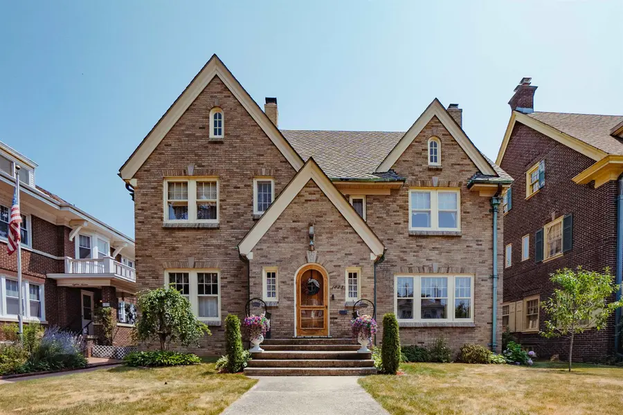 1823 COLLEGE AVE, Racine, WI 53403