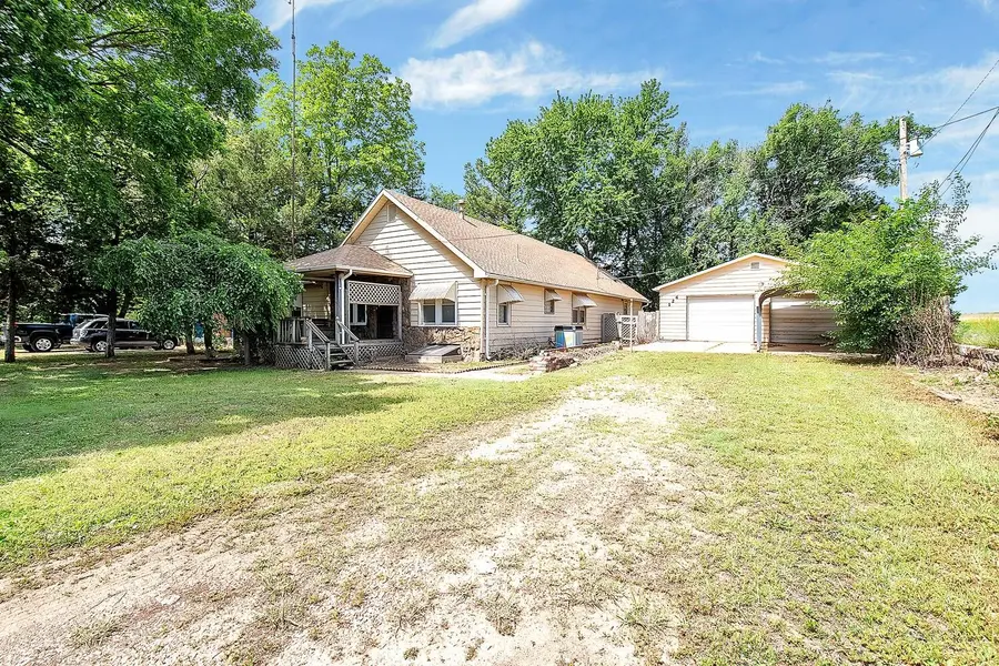 124 N West Ave, Anthony, KS 67003