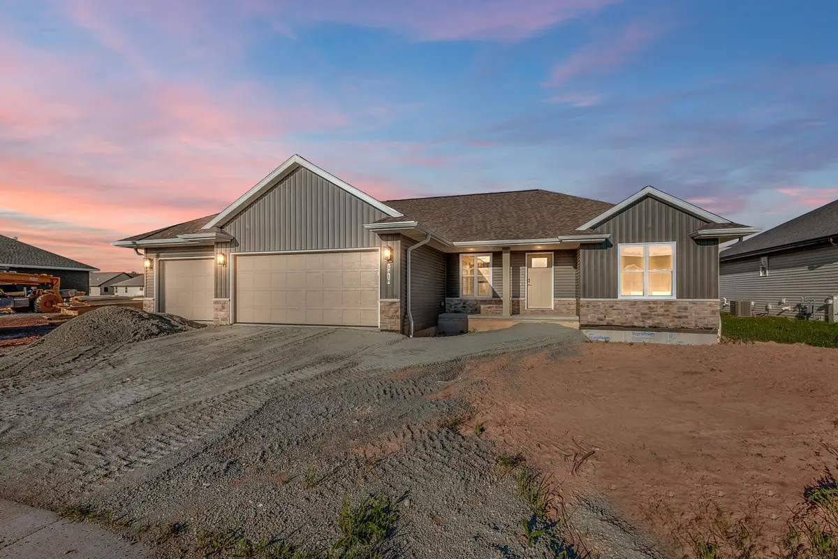 1418 DIVINITY DR, De Pere, WI 54115