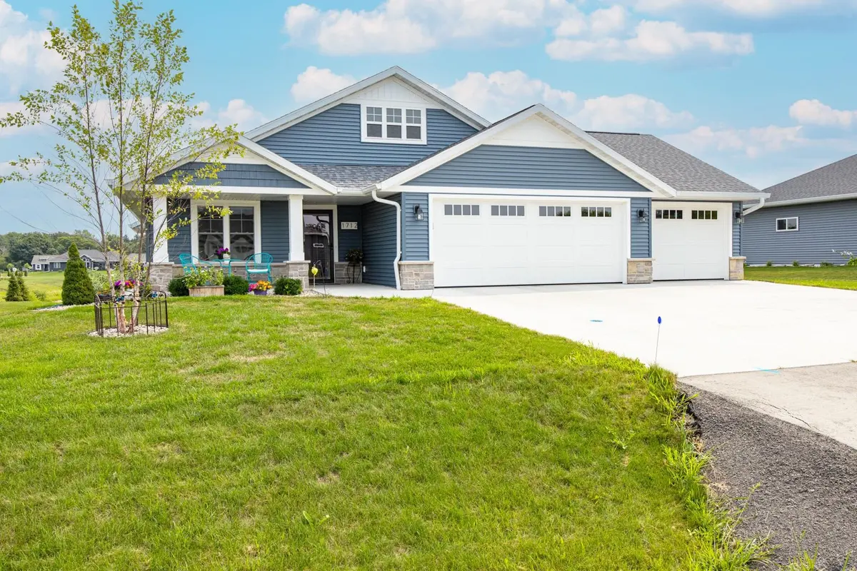 1712 ADDIE Pkwy, Oshkosh, WI 54904-6913