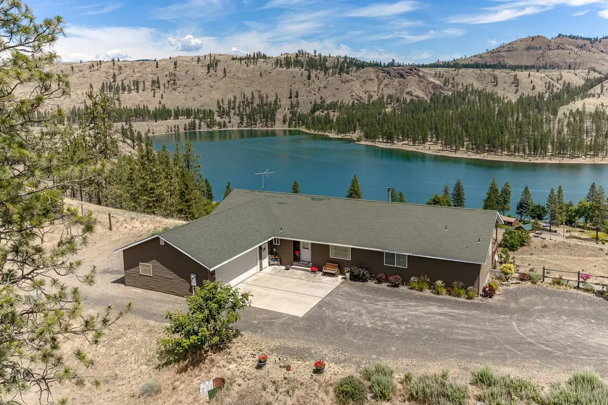 38360 Cayuse Cove Rd. E Rd, Davenport, WA 99122