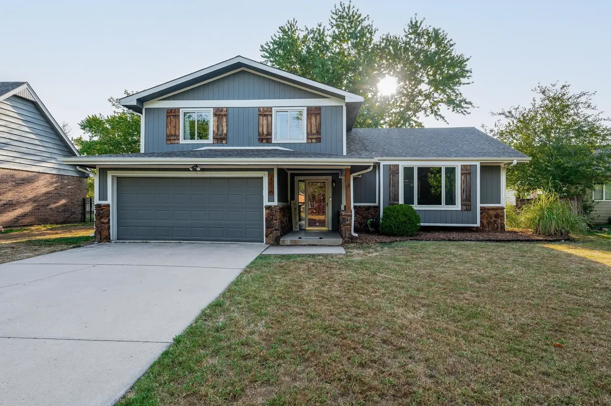 2216 N Hathway Cir, Wichita, KS 67226