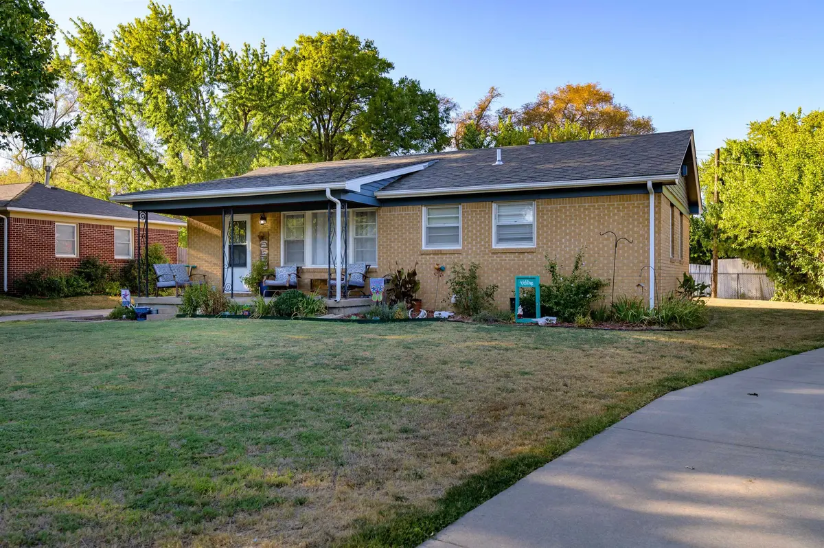 320 Martha Ave, Mulvane, KS 67110